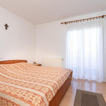 2-Bedroom Krk Apartment - Near Krk Beaches & Town! Krk Town Esterno foto