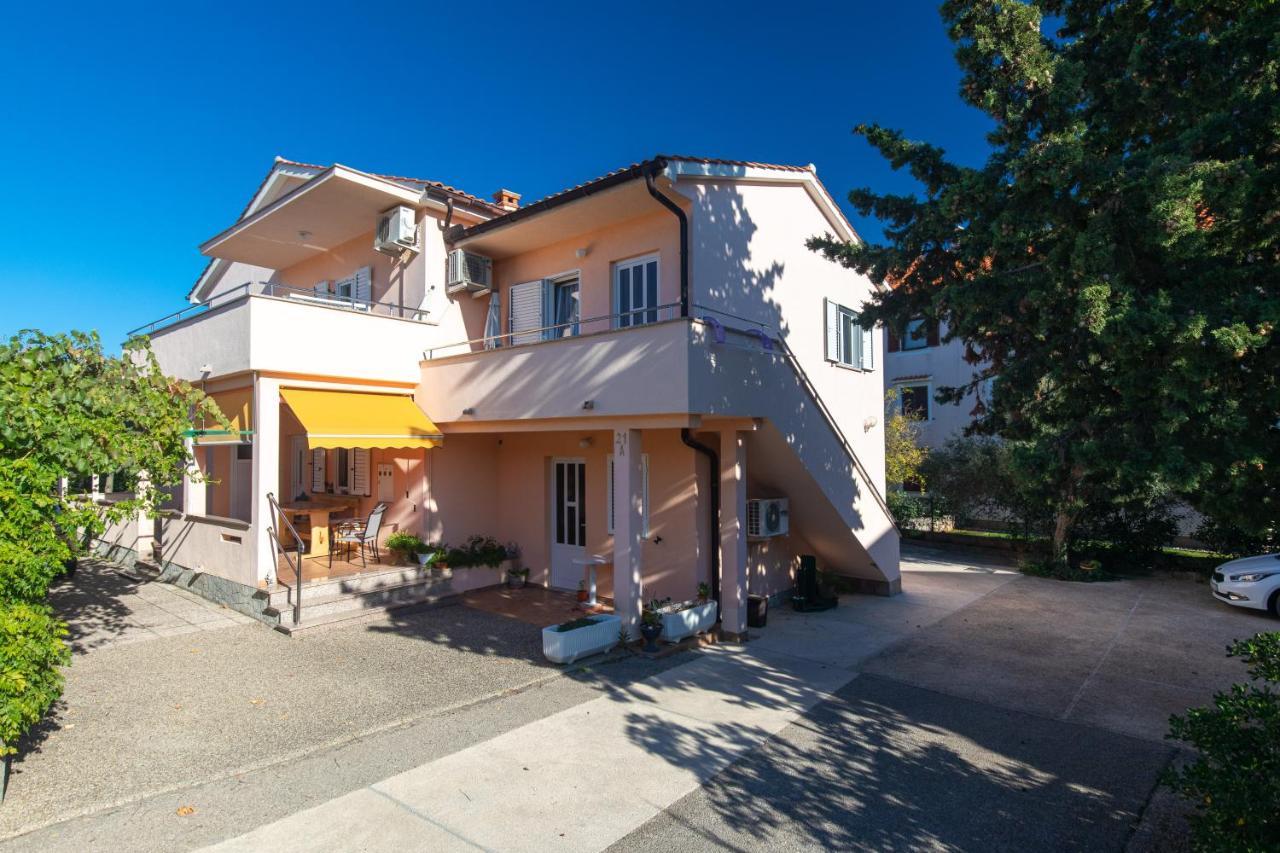 2-Bedroom Krk Apartment - Near Krk Beaches & Town! Krk Town Esterno foto