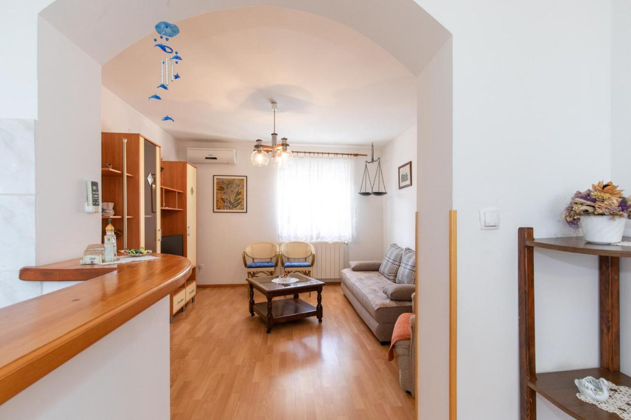 2-Bedroom Krk Apartment - Near Krk Beaches & Town! Krk Town Esterno foto